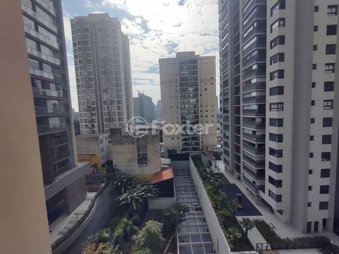 Image 7 - 886860