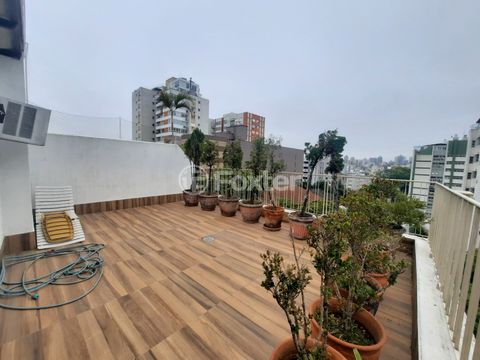 Image 1 - 886909