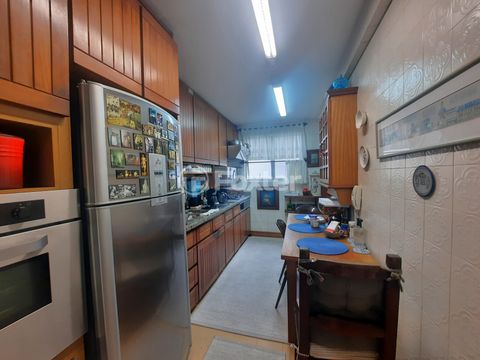 Image 8 - 886909