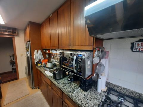 Image 9 - 886909