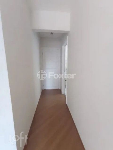 Image 6 - 886910