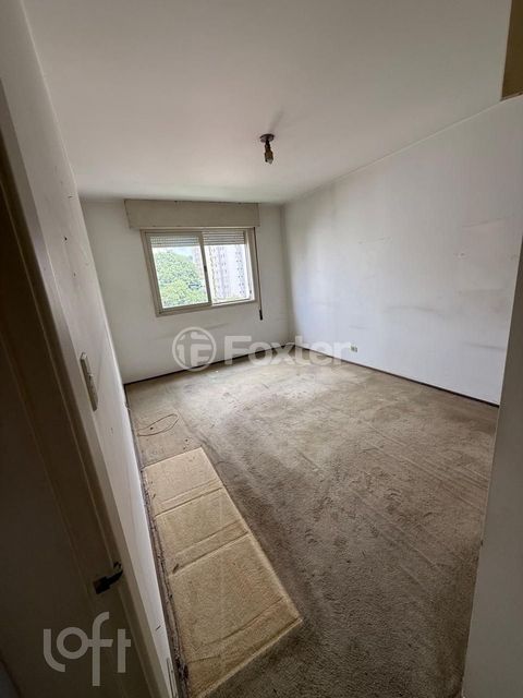 Image 8 - 886911