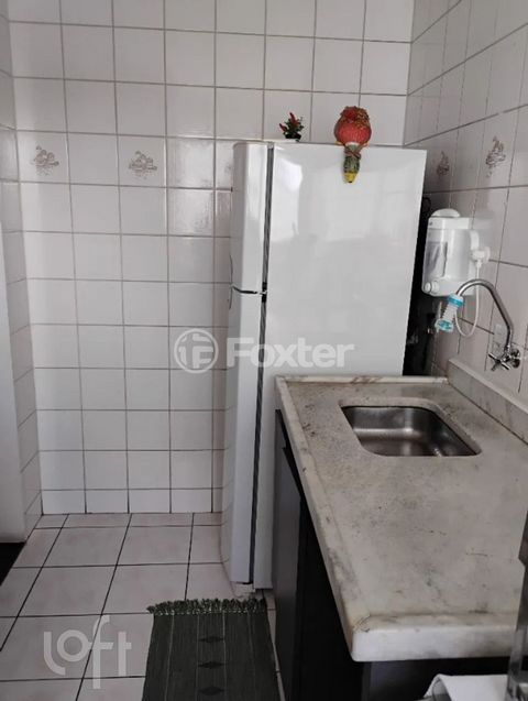 Image 8 - 886920