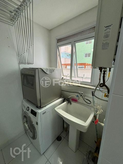 Image 10 - 886925