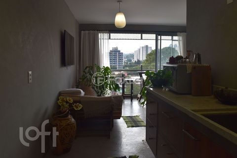 Image 11 - 886931