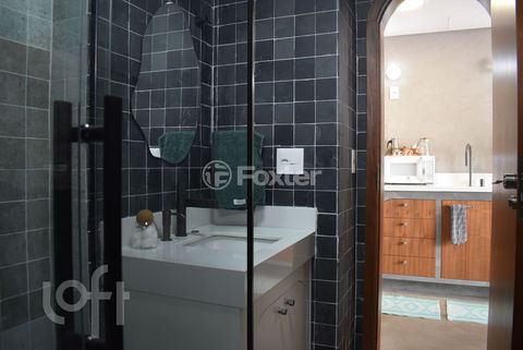 Image 8 - 886932