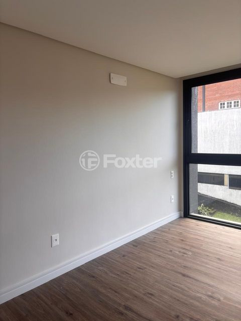 Image 7 - 886935