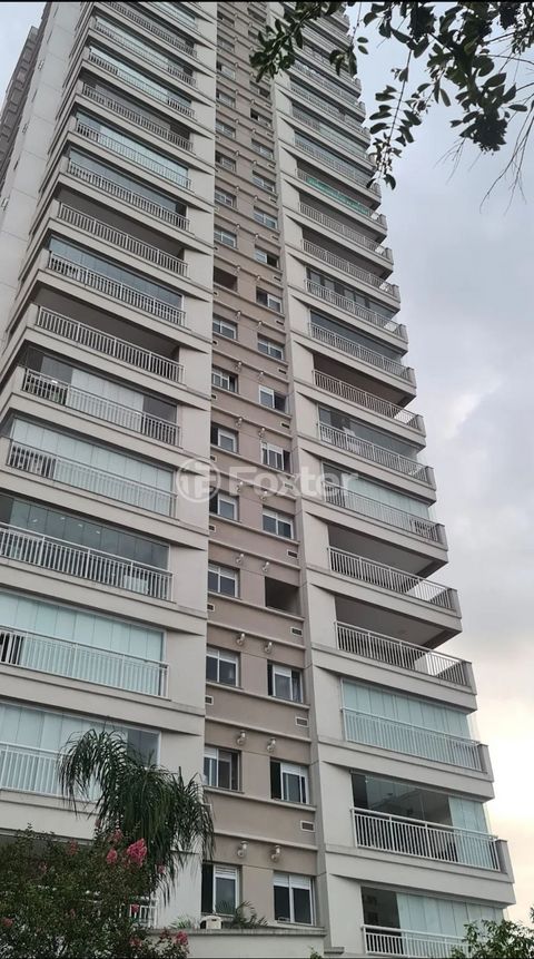 Image 0 - 886936