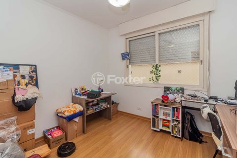 Image 11 - 886943