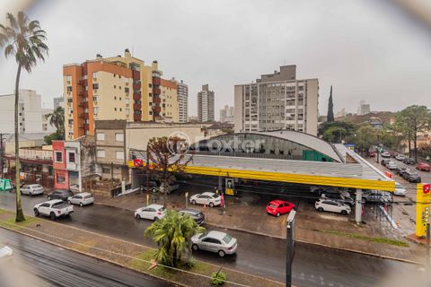 Image 8 - 886943