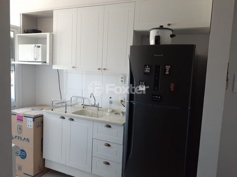 Image 5 - 886944