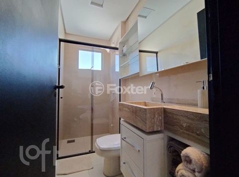 Image 7 - 886946