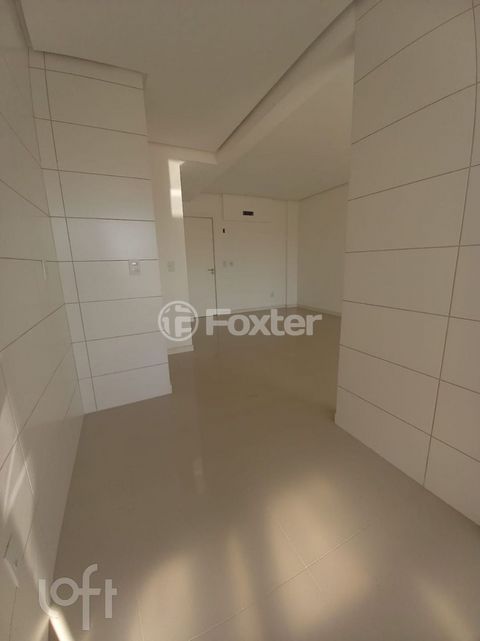 Image 3 - 886953