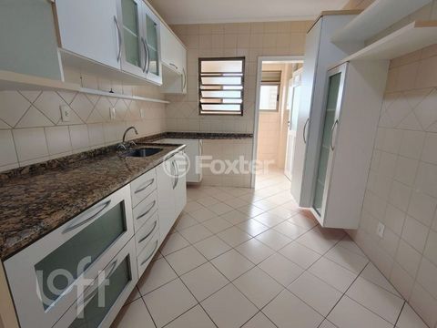 Image 8 - 886956