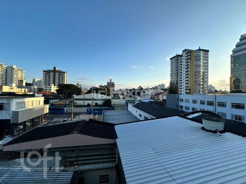 Image 15 - 886961