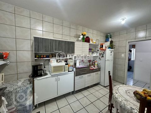 Image 4 - 886961