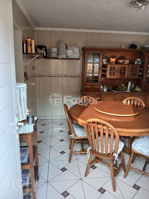Image 5 - 886967