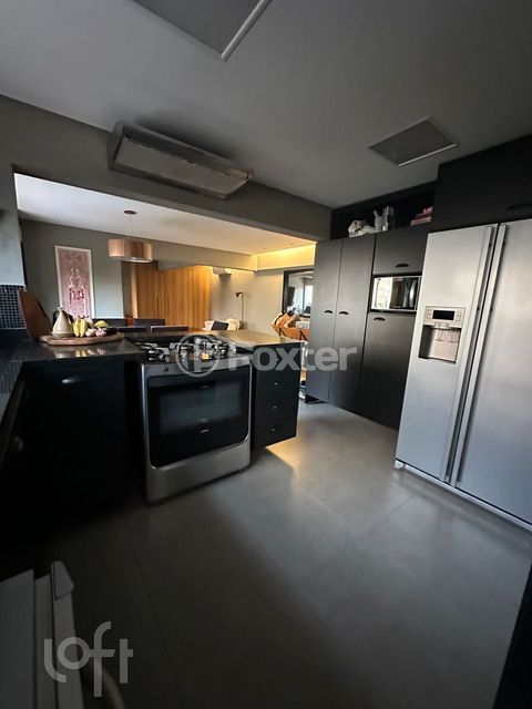 Image 6 - 886974
