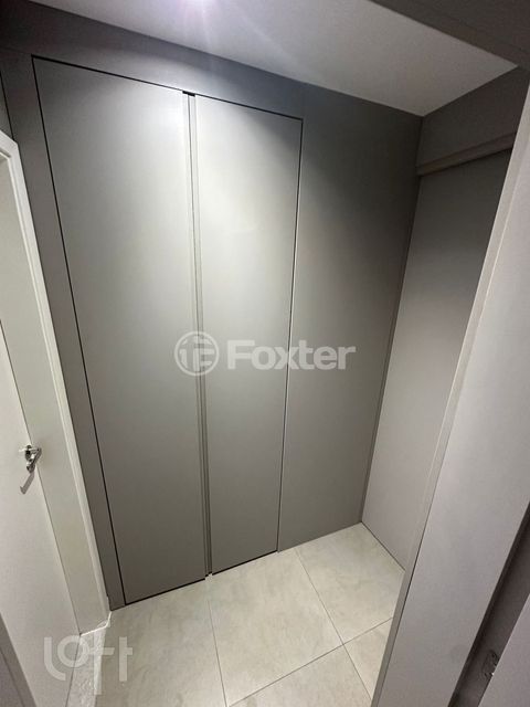 Image 10 - 886974