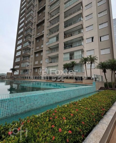 Image 15 - 886977