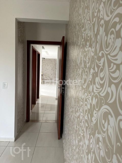 Image 12 - 887001