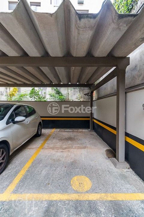 Image 10 - 887016