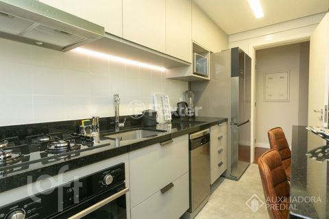 Image 17 - 887016