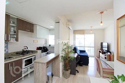 Image 9 - 887018