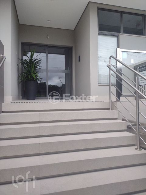 Image 1 - 887021