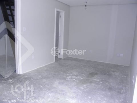 Image 10 - 887034