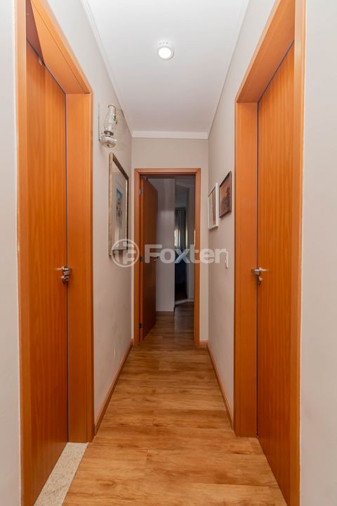 Image 8 - 887037