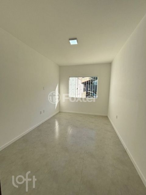 Image 7 - 887137