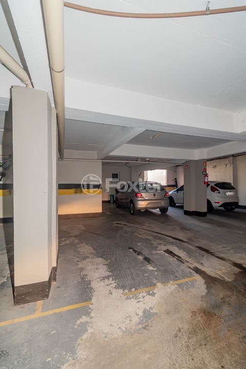 Image 17 - 887229