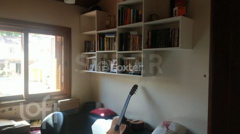 Image 6 - 887272