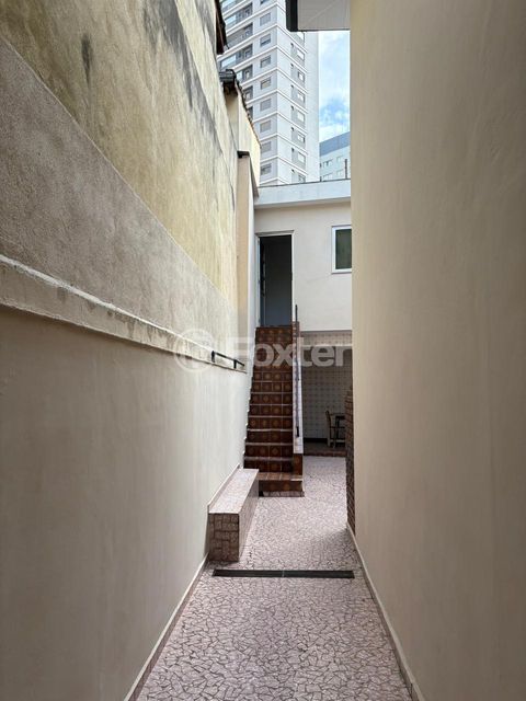 Image 9 - 887300