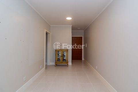 Image 4 - 887304