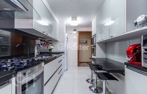 Image 7 - 887352