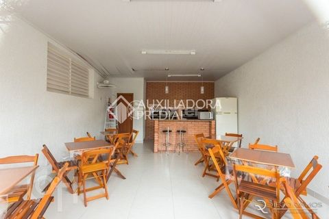 Image 4 - 887357