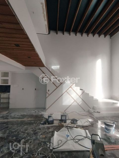 Image 8 - 887359