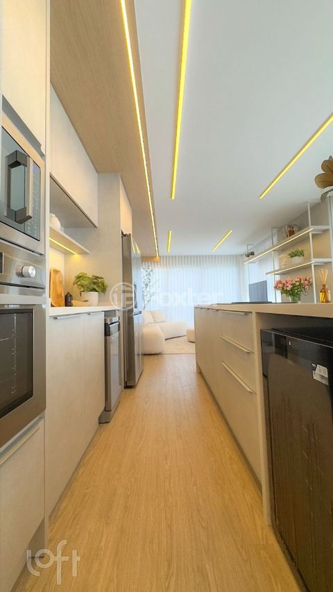Image 14 - 887402