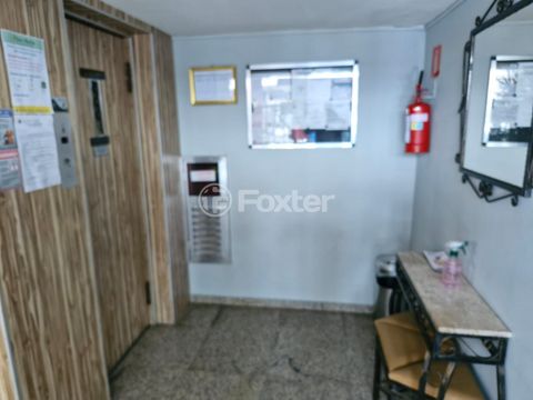 Image 3 - 887405