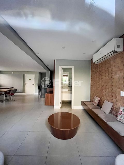 Image 3 - 887407