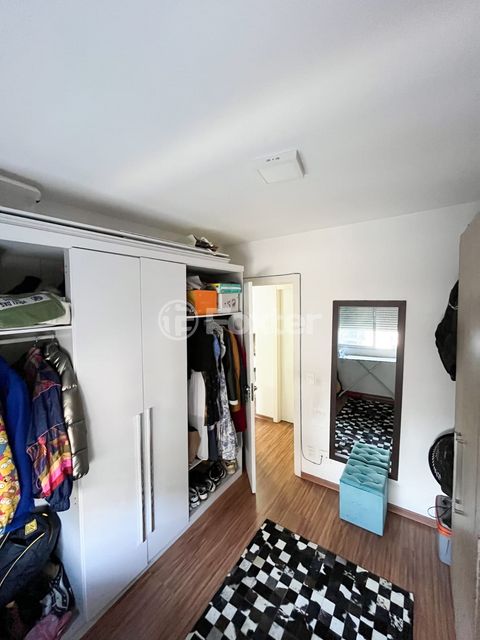 Image 7 - 887407