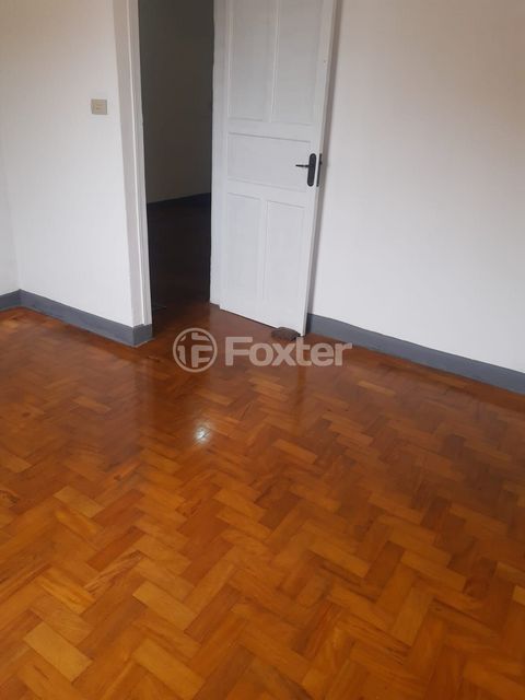 Image 8 - 887409