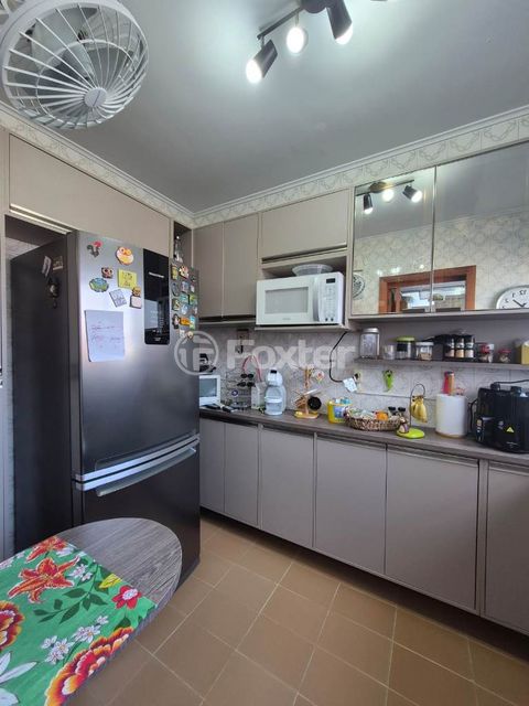 Image 7 - 887411