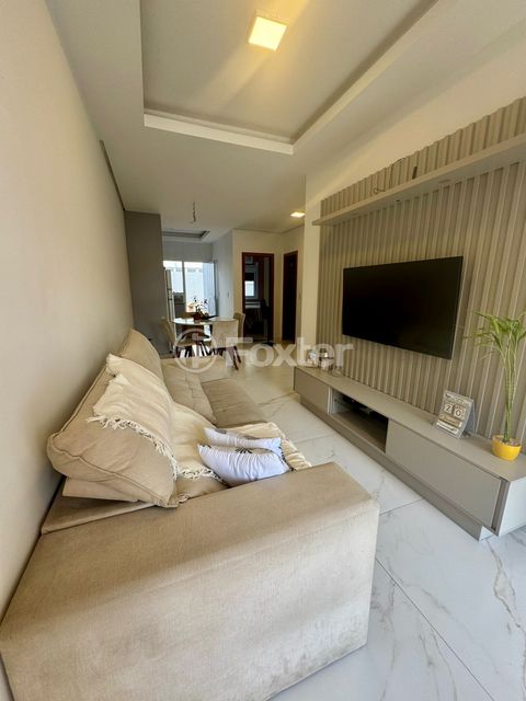 Image 4 - 887412