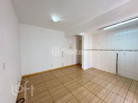 Image 5 - 887424