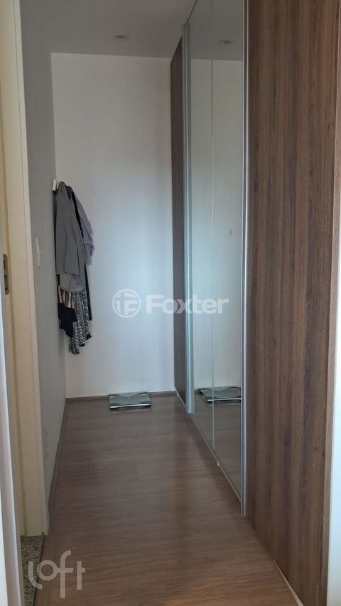Image 7 - 887431