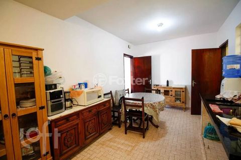 Image 7 - 887440