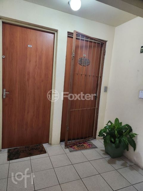 Image 11 - 887446